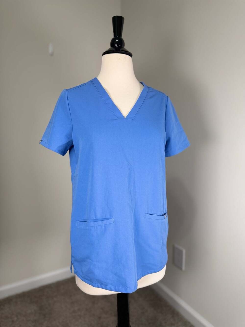 FIGS Technical Collection Scrub Top XS Blue V Neck Short Sleeve Nurses Tech